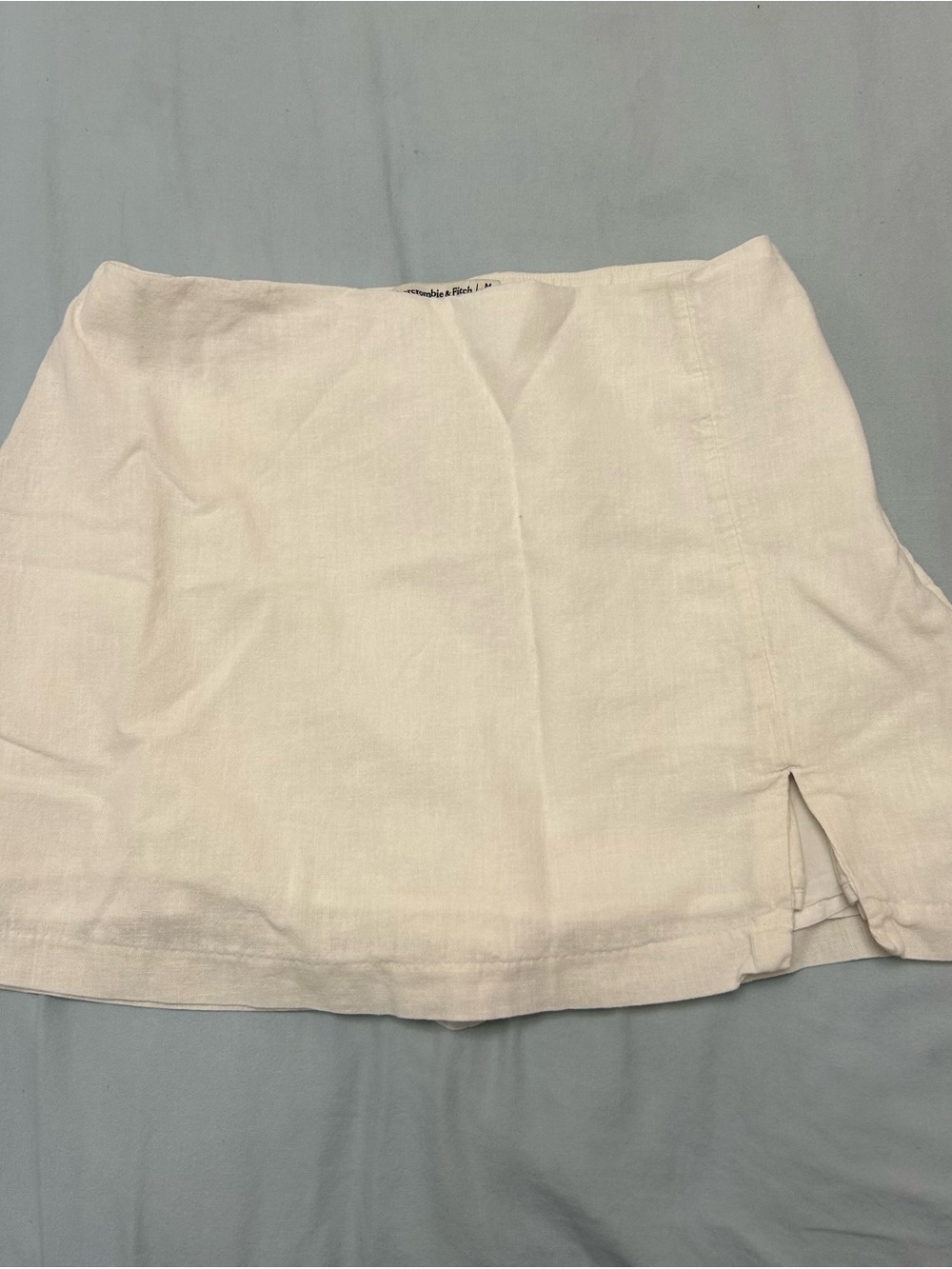 Abercrombie & Fitch white Mini Skirt with Side Slit